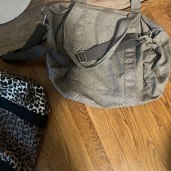 2 Vintage VS Pink Duffles. Cheetah Print/Snakeskin Gray - Picture 5 of 5